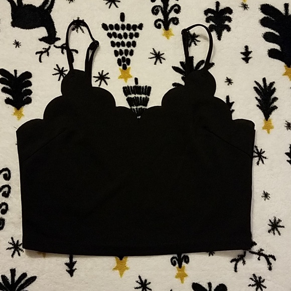 Cami crop top with belted short pant set! - Picture 2 of 7